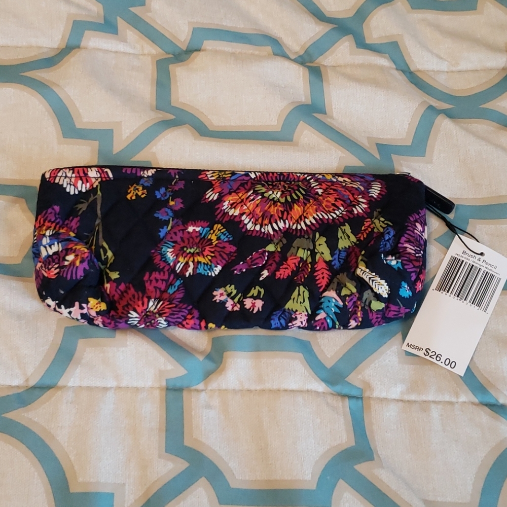 ☎️ LAST CALL$5 NWT Vera Bradley brush & pencil bag